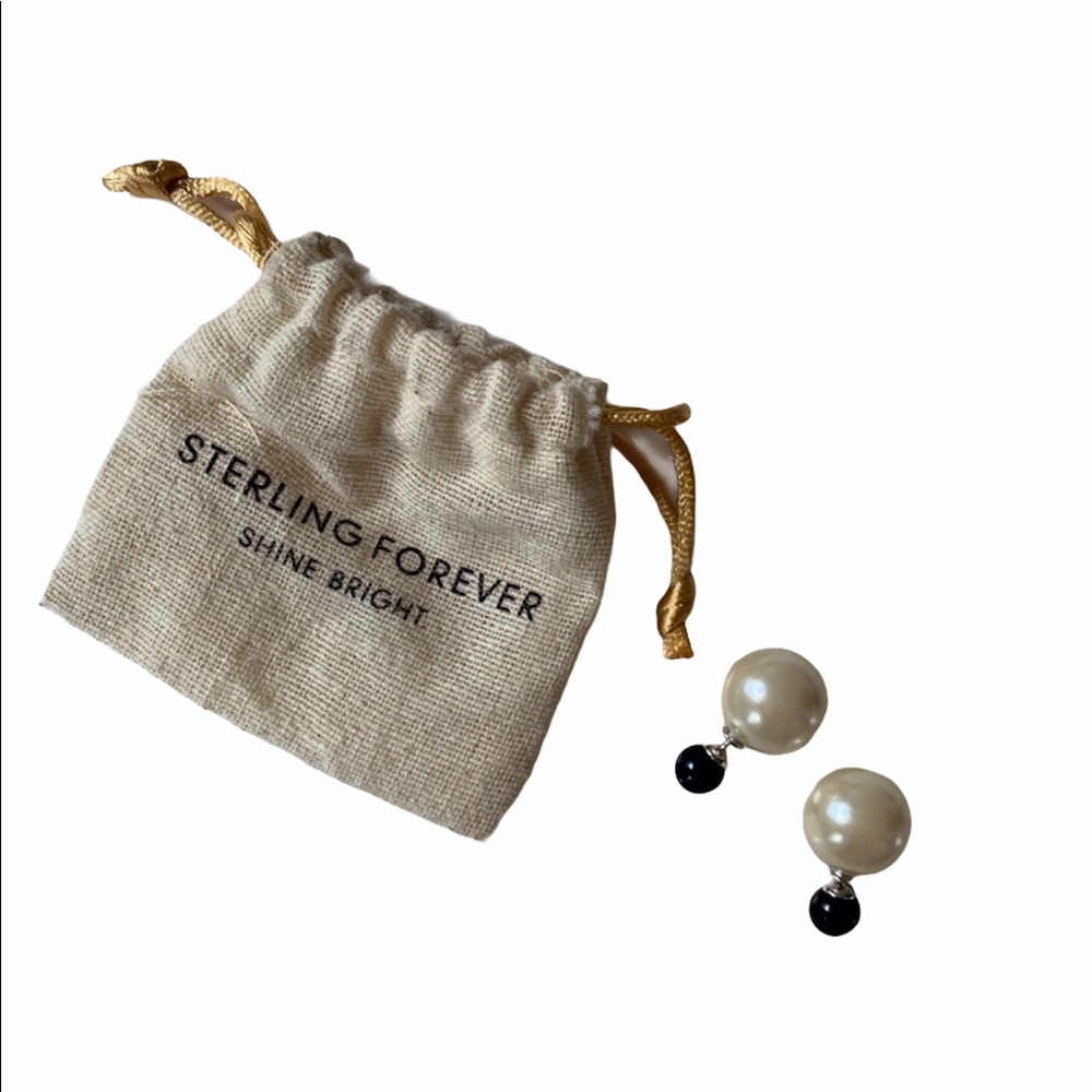 Double sided pearl and black stud earrings NWT